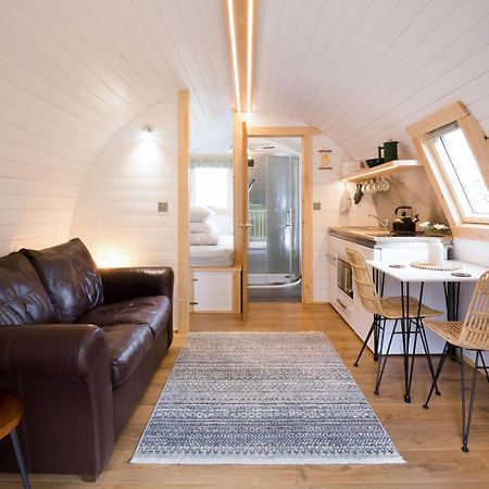 Spectacular Mountain View Ecopod Villa Newtonmore Kültér fotó