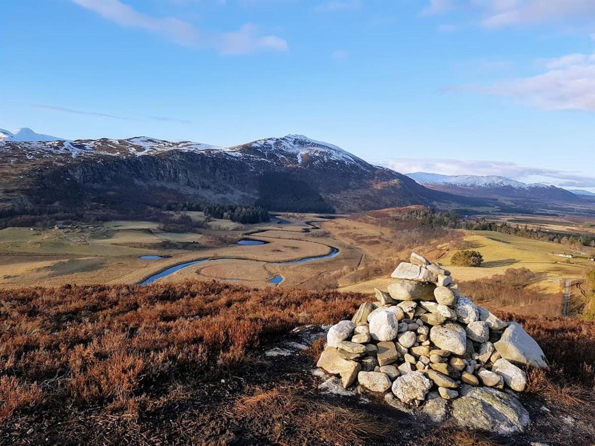 Spectacular Mountain View Ecopod Villa Newtonmore Kültér fotó