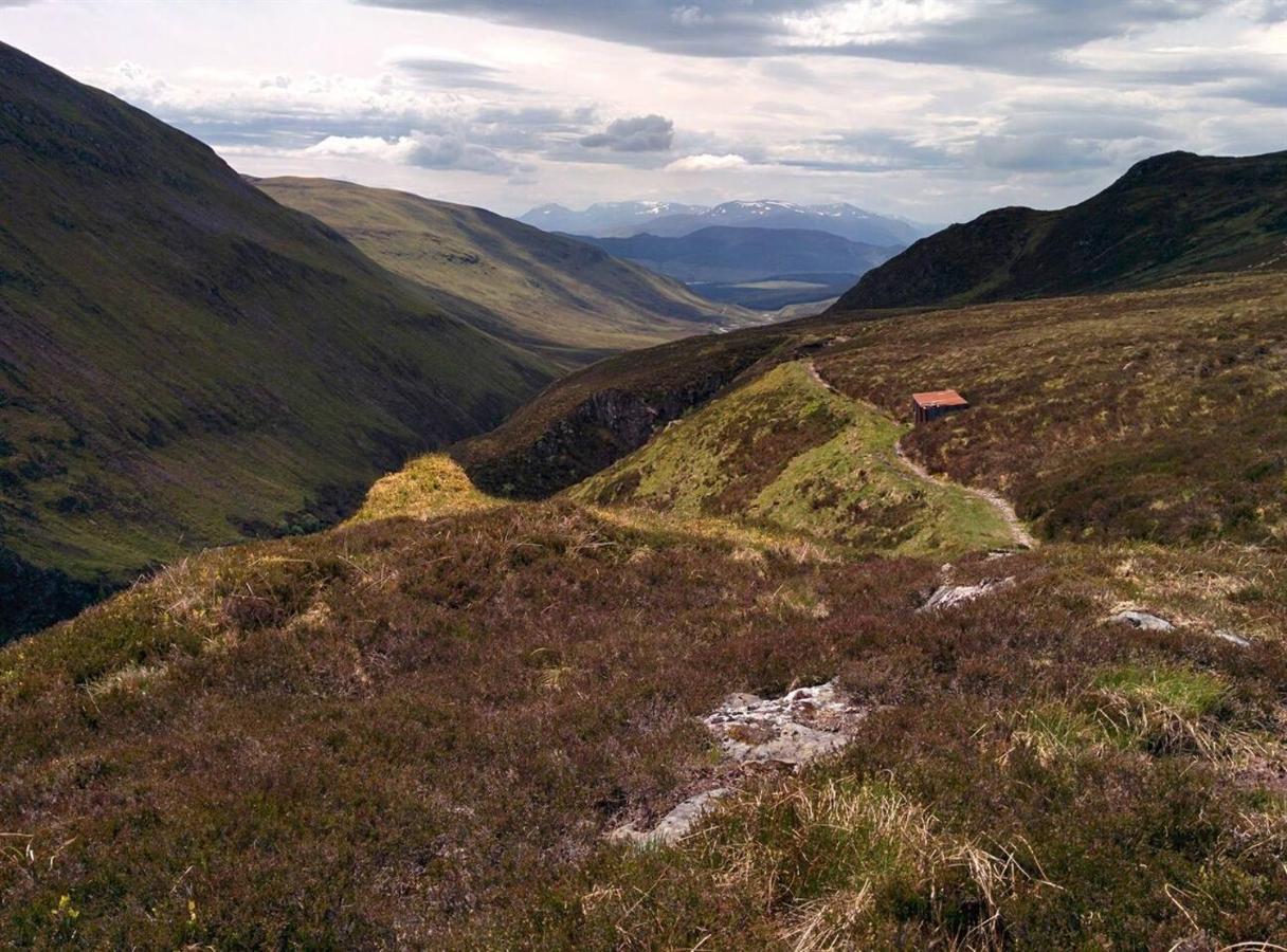 Spectacular Mountain View Ecopod Villa Newtonmore Kültér fotó