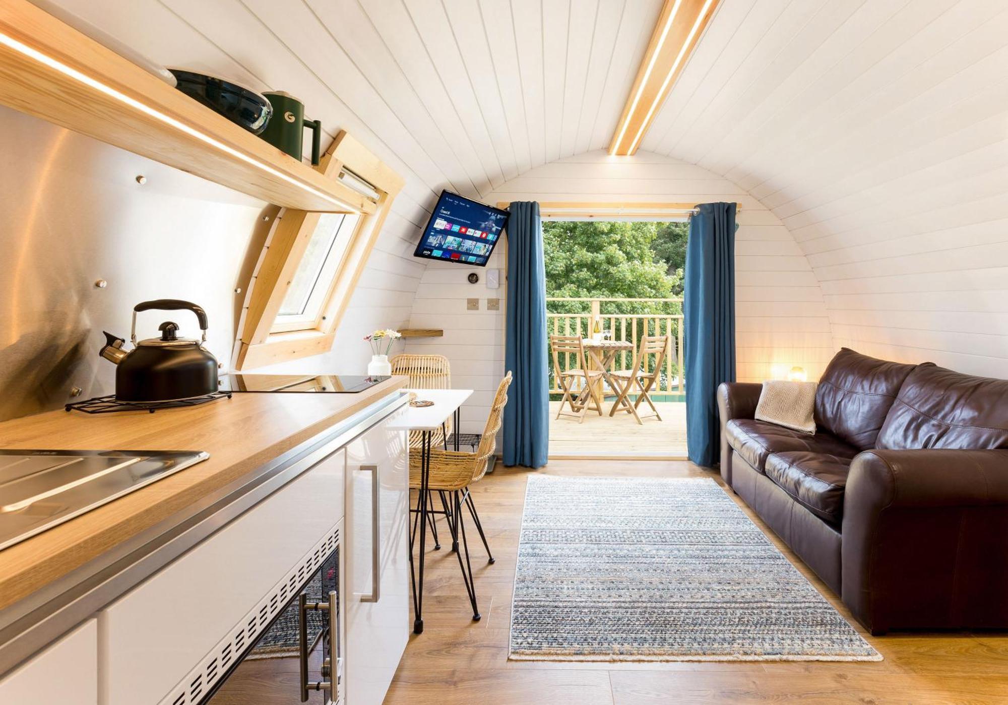 Spectacular Mountain View Ecopod Villa Newtonmore Kültér fotó