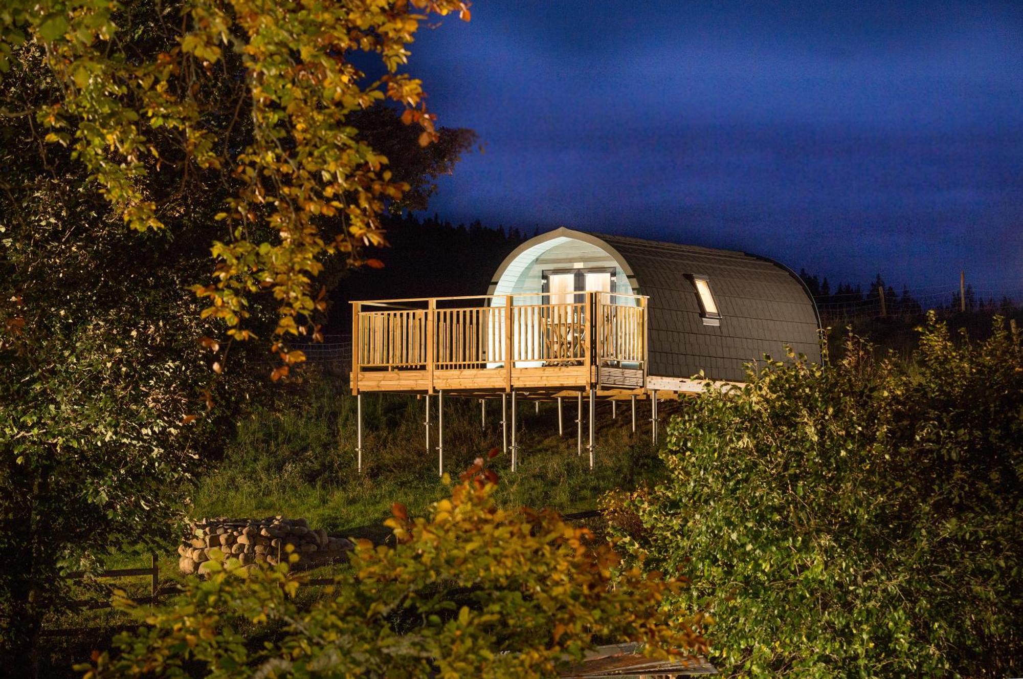 Spectacular Mountain View Ecopod Villa Newtonmore Kültér fotó